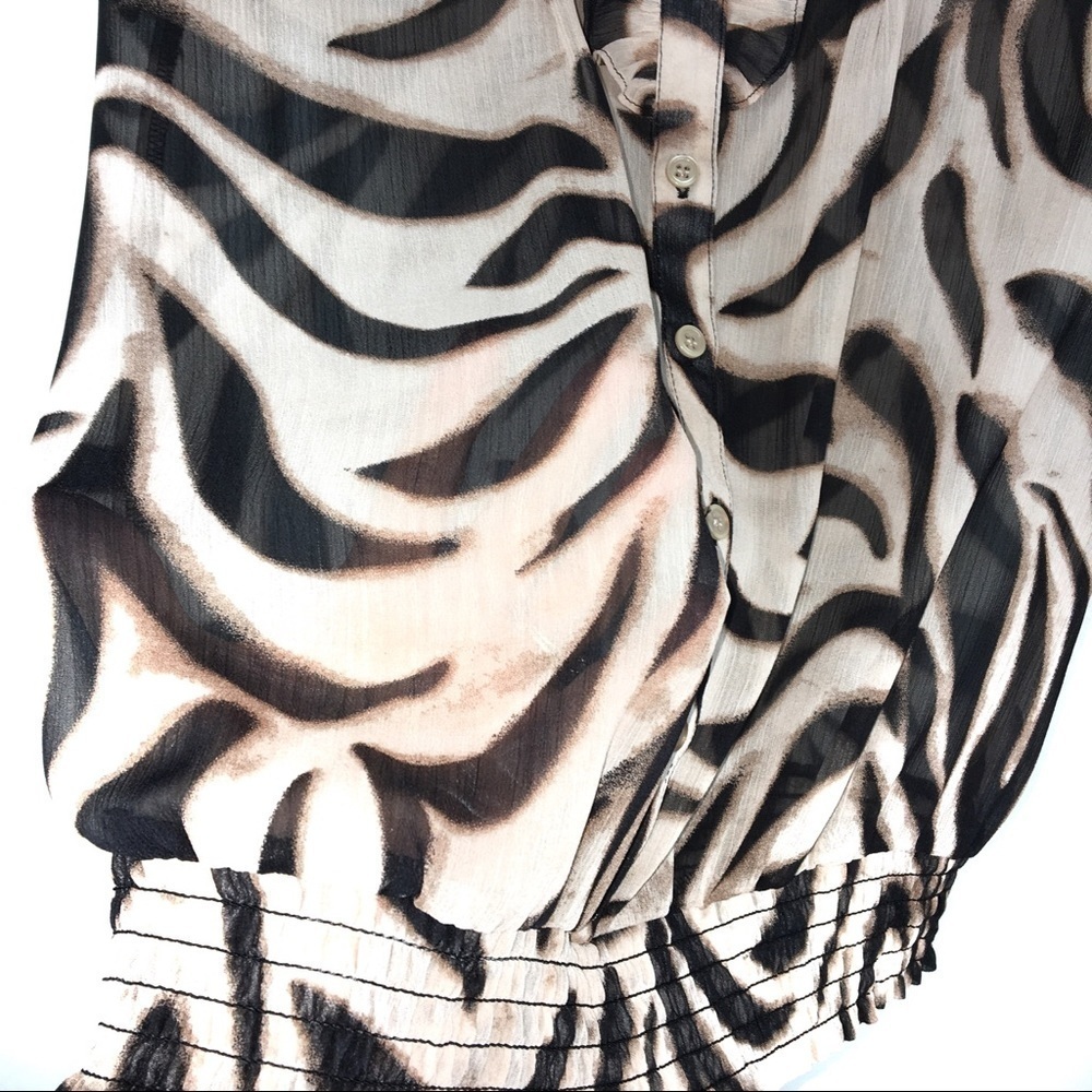 🐶 Fred David Short Sleeve Ruffled Animal Print - Picture 5 of 8